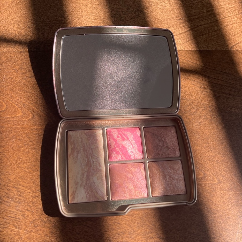 Hourglass Ambient® Lighting Edit Face Palette - Universe